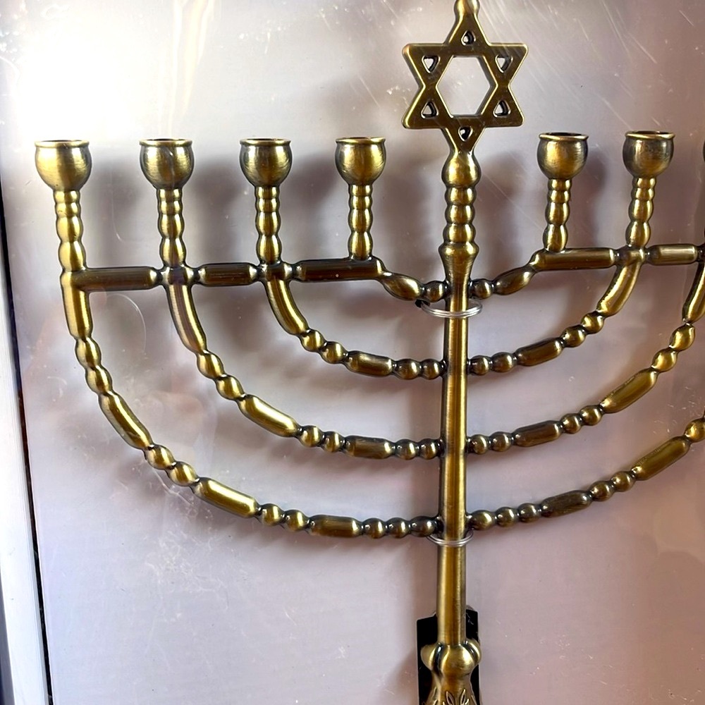 🕎Beautiful Metal Menorah 🕎 in gold tone ✨NEW IN BOX ✨ - Picture 6 of 13
